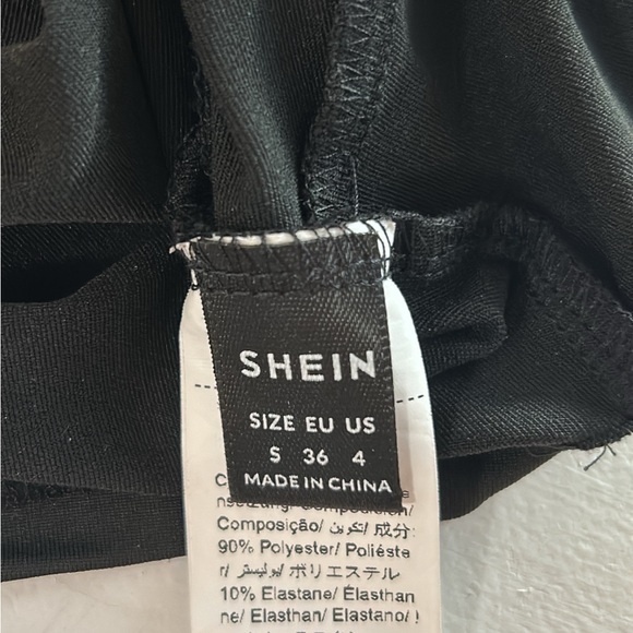 Black twist top with mesh sleeves - Picture 2 of 3